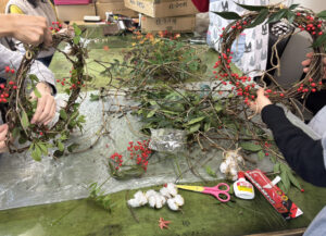リース作りの様子（2）